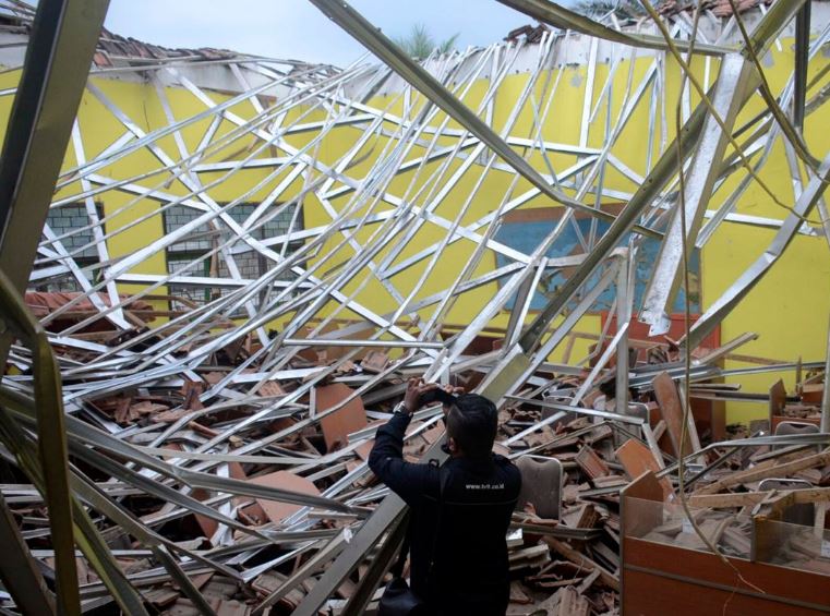 زلزله ۶‌ریشتری در اندونزی 