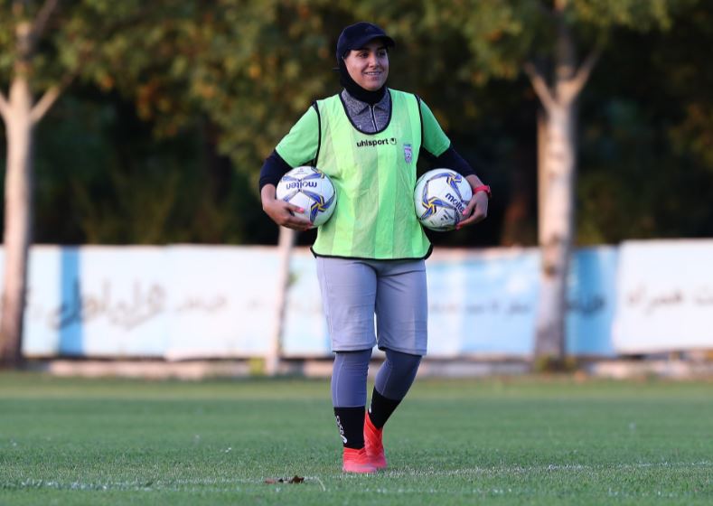 دختران ایرانی، عاشق فوتبال هستند

