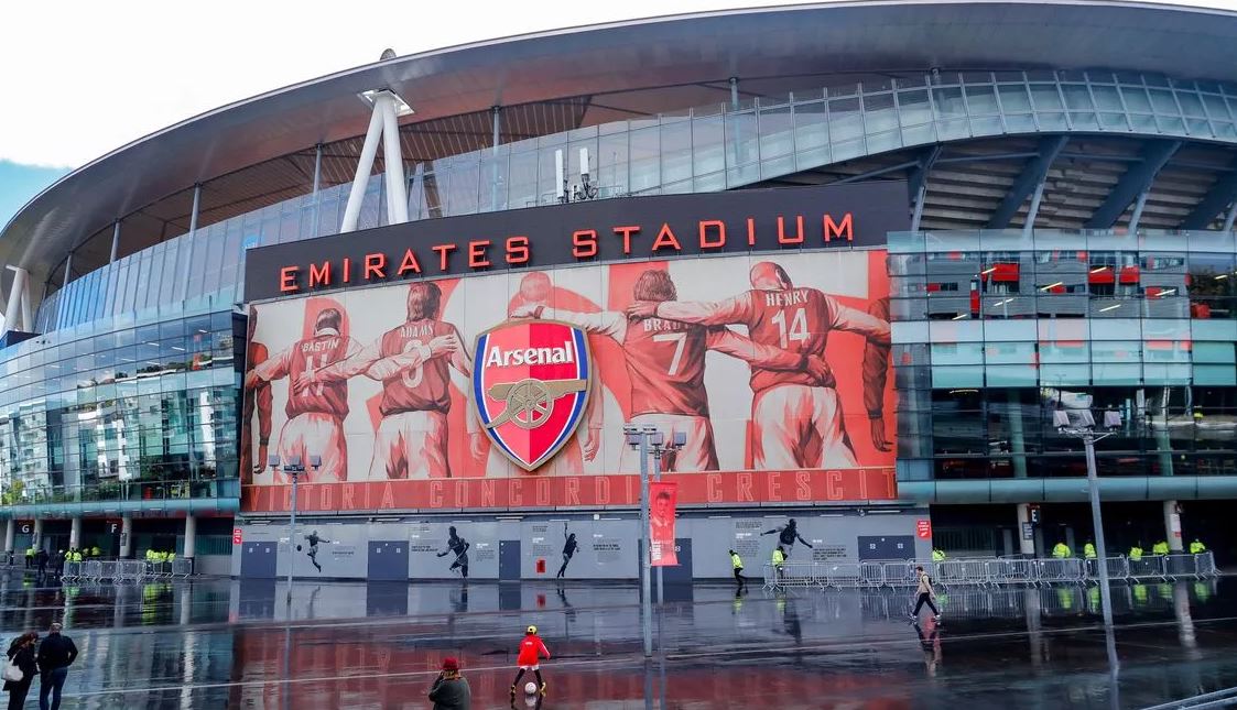 فوتبال، زیر سونامی دلارهای نفتی
