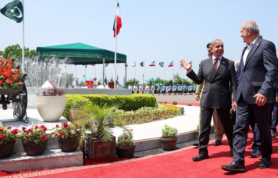 ضرورت وحدت و انسجام بین مسلمانان جهان