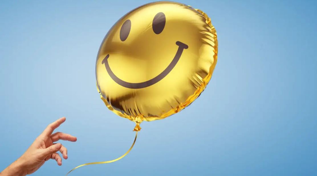 خوانشی فلسفی-اجتماعی از شش نگاه به «خوشبختی»