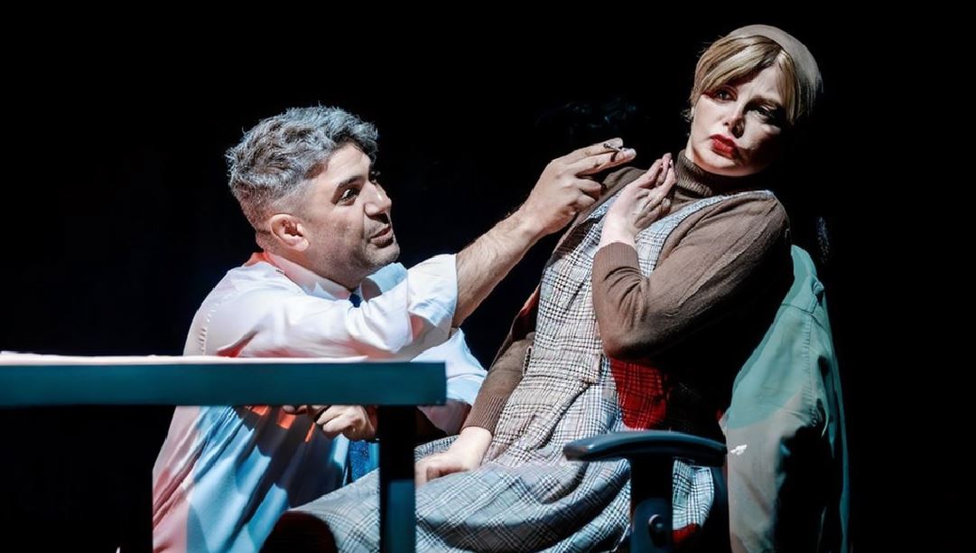 بازنماییِ نمایشیِ عادی‌شدنِ نابسامانی‌ها
