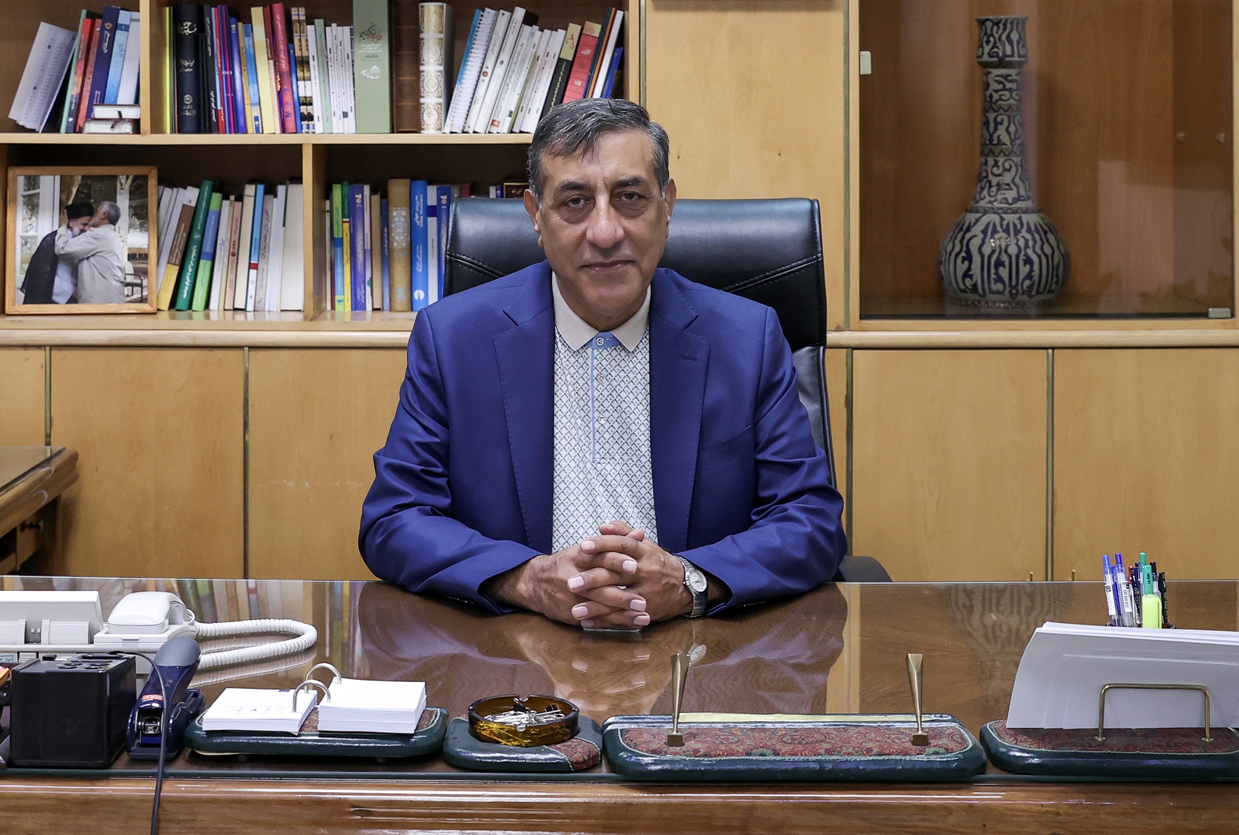http://sayeh-news.com/Content/1405/06/09/IMG_60094.jpg