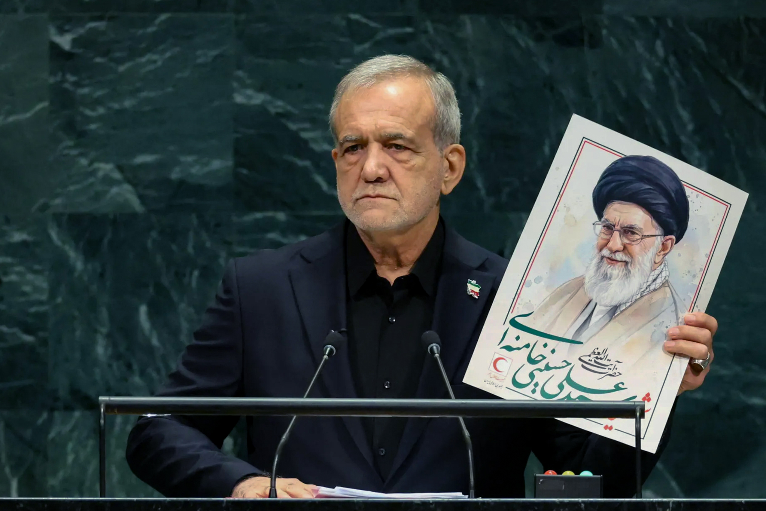 http://sayeh-news.com/Content/1405/07/03/IMG_52189.jpg